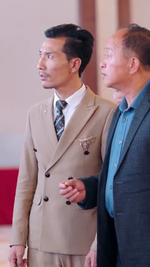 老公寿宴上我官宣离婚(70集) 老公寿宴上我官宣离婚(70集)一口气追完短剧