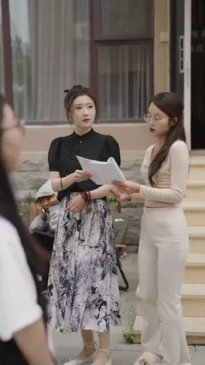 被师傅赶下山的我意外成为大明星（68集）精彩热门短剧