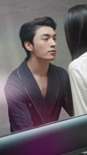 年上大叔霸宠小保姆(93集) 年上大叔霸宠小保姆(93集)最火的短剧