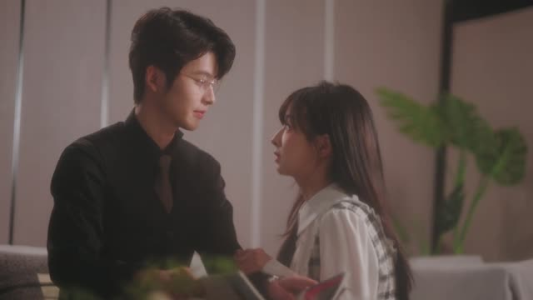 他蓄谋已久（12集）免费短剧资源