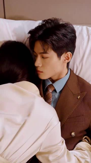 摊牌了,我的五个哥哥是大佬(80集) 摊牌了,我的五个哥哥是大佬(80集)正能量短剧分享