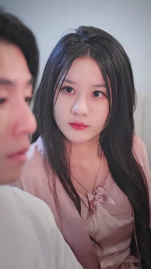 刚退役,就和逃婚大小姐同居(98集) 刚退役,就和逃婚大小姐同居(98集)短剧演员排行榜