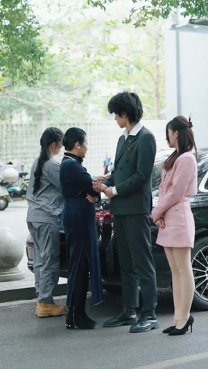 六个大佬的心尖宠,终于离婚了(52集) 六个大佬的心尖宠,终于离婚了(52集)热播古装短剧