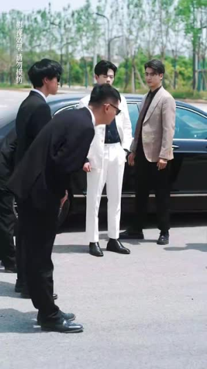 当众离婚弃妇竟是总裁白月光(70集) 当众离婚弃妇竟是总裁白月光(70集)在线观看