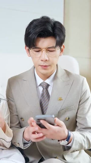 闪婚后偏宠我的小祖宗(82集) 闪婚后偏宠我的小祖宗(82集)剧好看短剧推荐