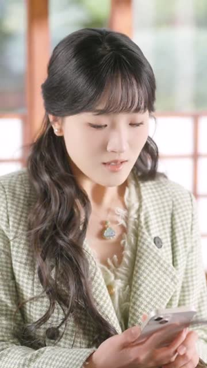 白月光悖论(99集)  白月光悖论(99集) 热门了短剧