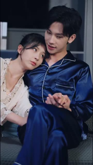 天桥摆摊我捡了个纨绔当老公(79集)  天桥摆摊我捡了个纨绔当老公(79集) 超火热门短剧