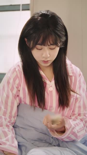 穿成炮灰原配,我惊艳家属院(95集)  穿成炮灰原配,我惊艳家属院(95集) 红果免费短剧