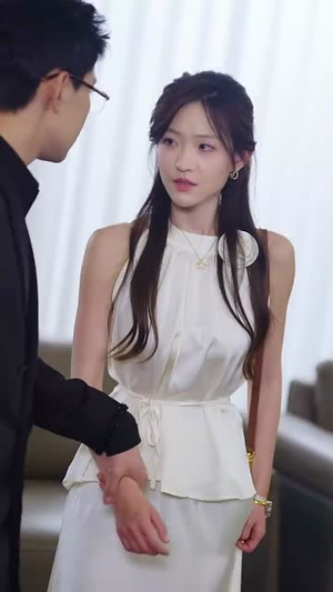 她在厉总心尖玩火(45集)  她在厉总心尖玩火(45集) 最新热剧免费看