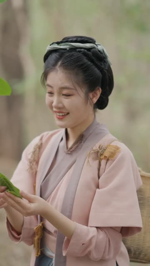 灾荒年小农女有满仓鱼肉 (95集) 一共多少集