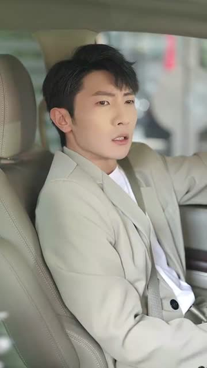 都市巨擘我的手机兑换万物 (62集) 都市巨擘我的手机兑换万物 (62集)超好看的短剧