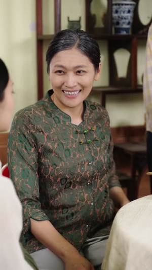 八零恰回那年婚礼时 (104集)  八零恰回那年婚礼时 (104集) 观看软件