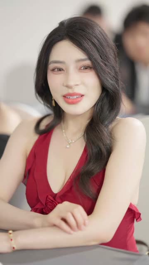 被偷听心声后,全家追着老妈宠 (55集)  被偷听心声后,全家追着老妈宠 (55集) 全集我都看完了