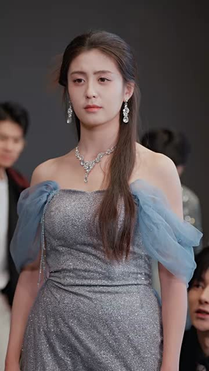 装穷被丢进恋爱盲盒后（71集）免费短剧大全